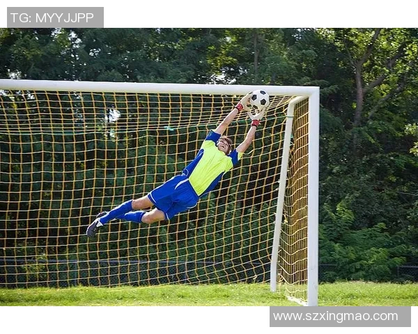 足球明星射门技巧训练全解析 提升射门精准度与爆发力的关键方法